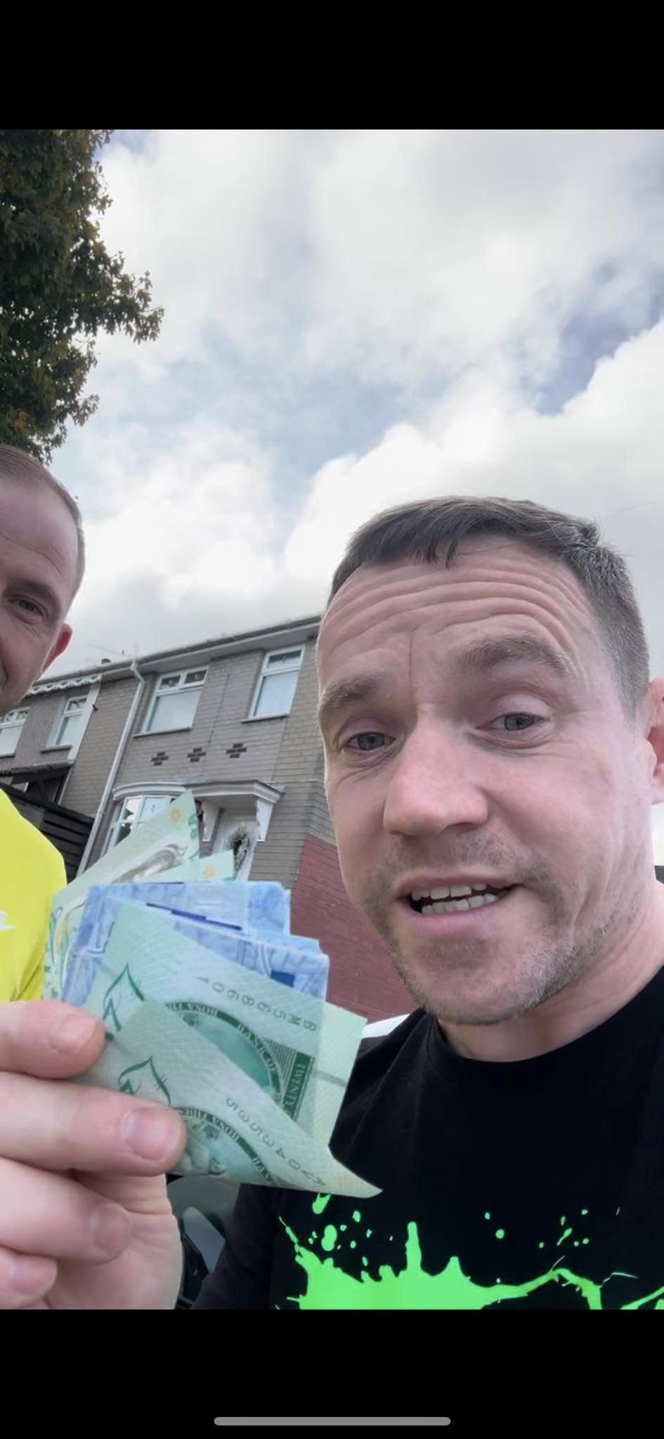 Happy customer receiving £250 cash back